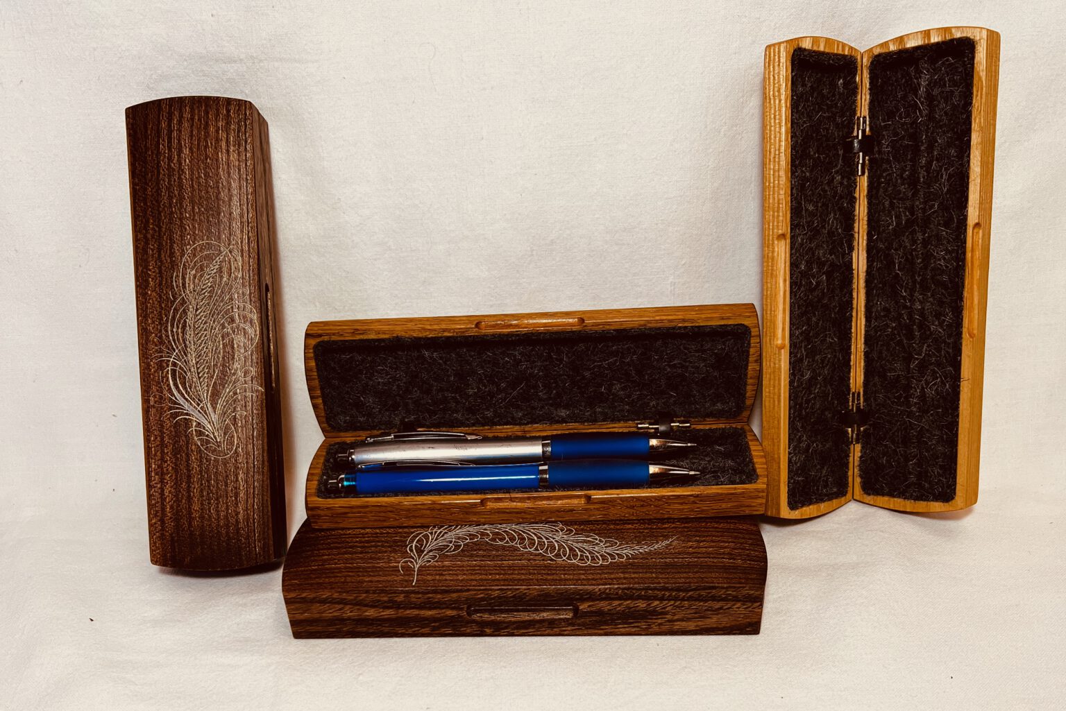 Feines Holz-Etui für zwei Stifte – weich gefüttert und perfekt für die Handtasche