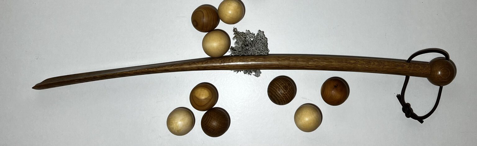 Eichenholz Schuhlöffel mit klarem, elegantem Profil – ideal für den Gebrauch und die Dekoration